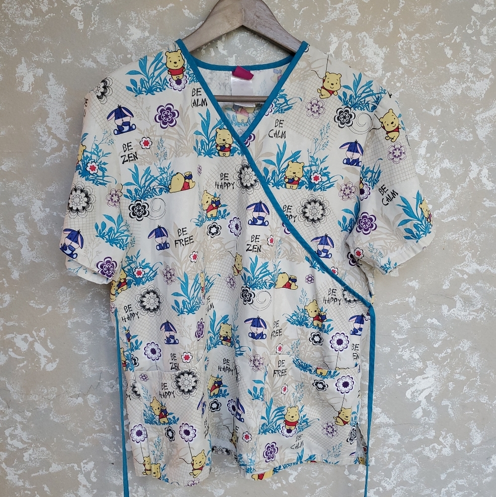 Disney Baby Winnie Pooh Bear Scrub Top Small Be Free Kind Calm Medical Nurse Vet